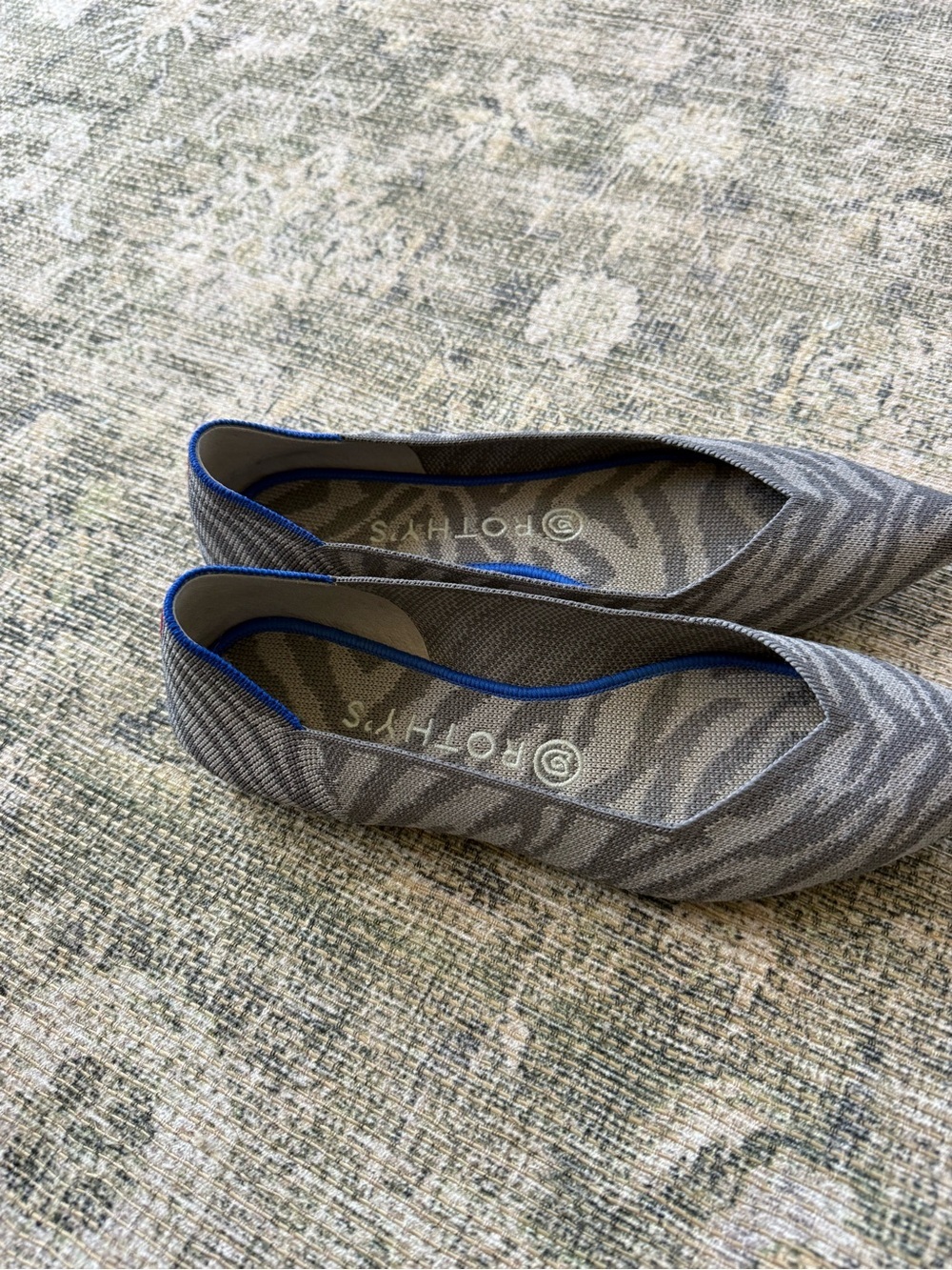 Rothy's The Point Flats Grey Zebra Print Worn Once Casual Knit Women's 8.5 - Picture 4 of 6